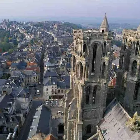 Laon : Suite privée au pied de la cathédrale Extérieur photo