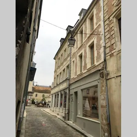 Laon : Suite privée au pied de la cathédrale Extérieur photo