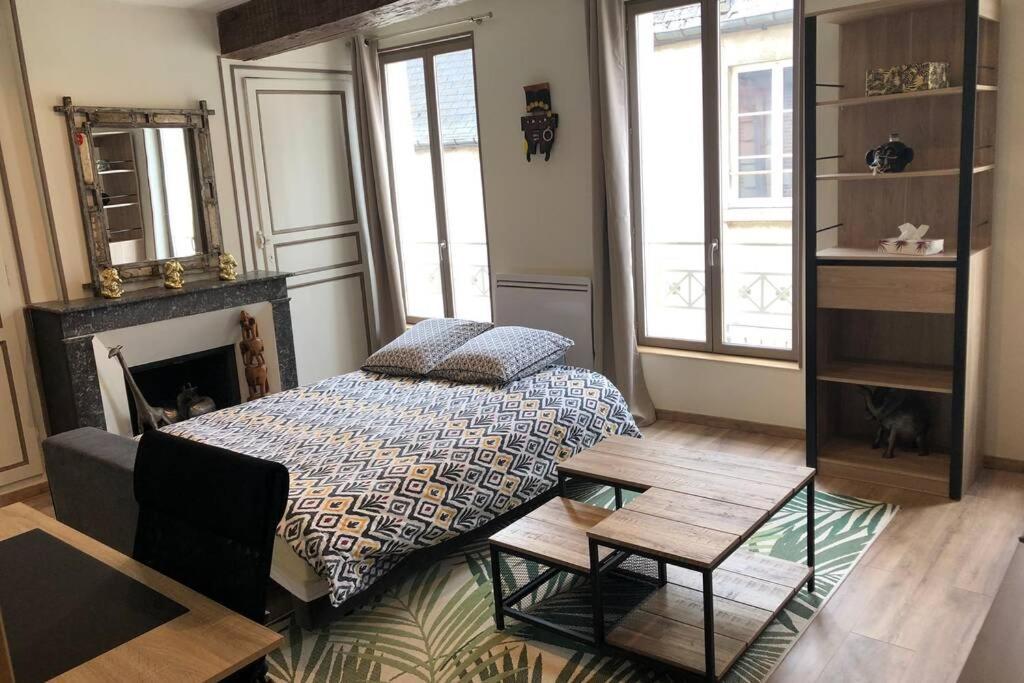 : Privee Au Pied De La Cathedrale Apartment